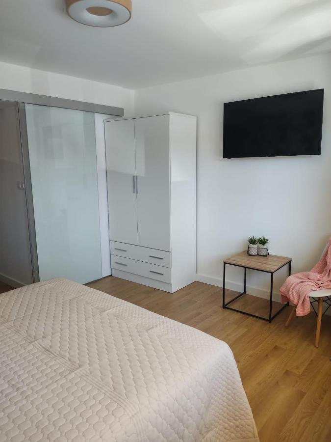 Apartamento pequeño, coqueto y céntrico. Cedeira Exterior foto
